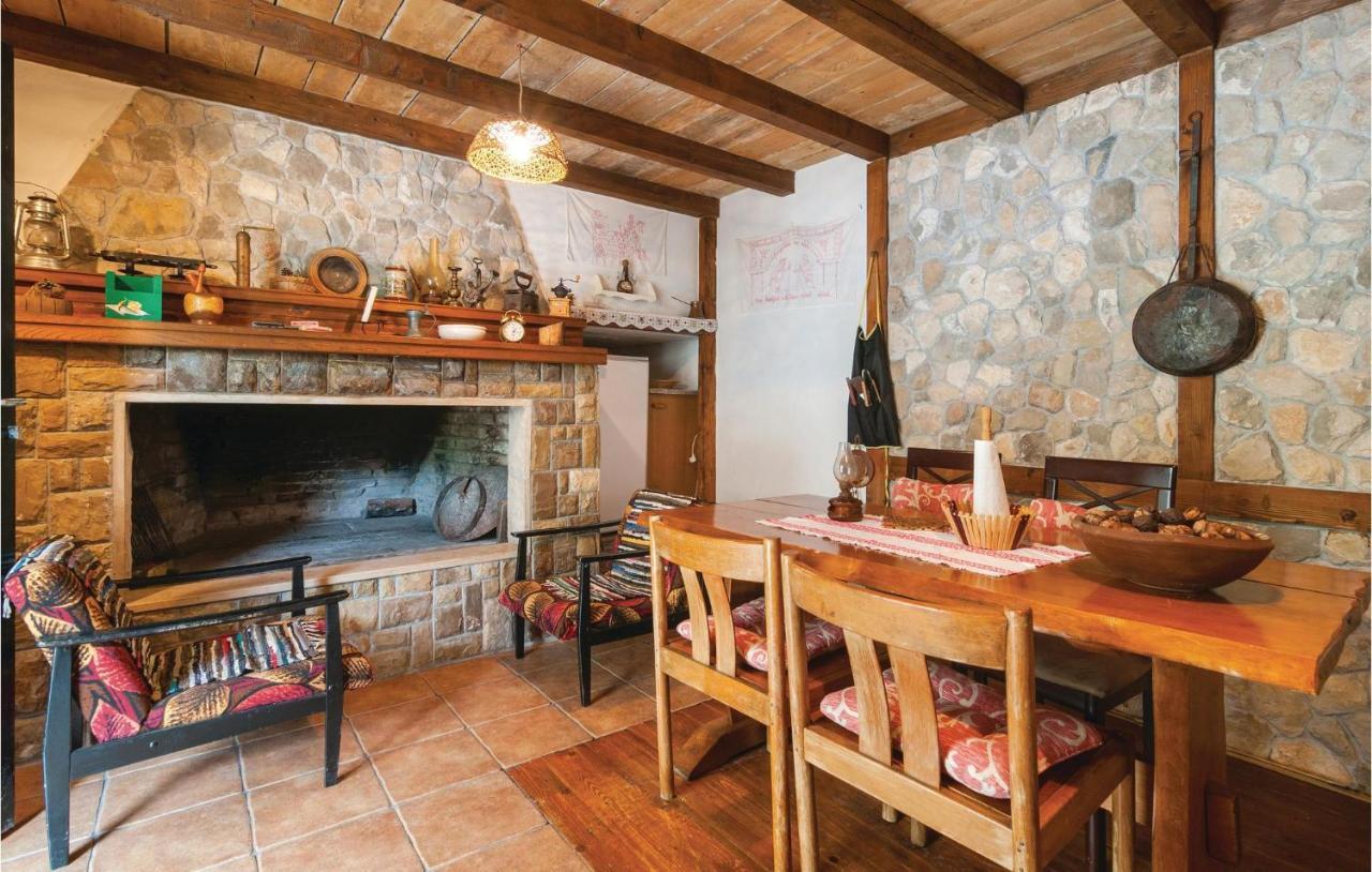 Cozy Home In Podaspilje With Kitchen Svinisce Esterno foto