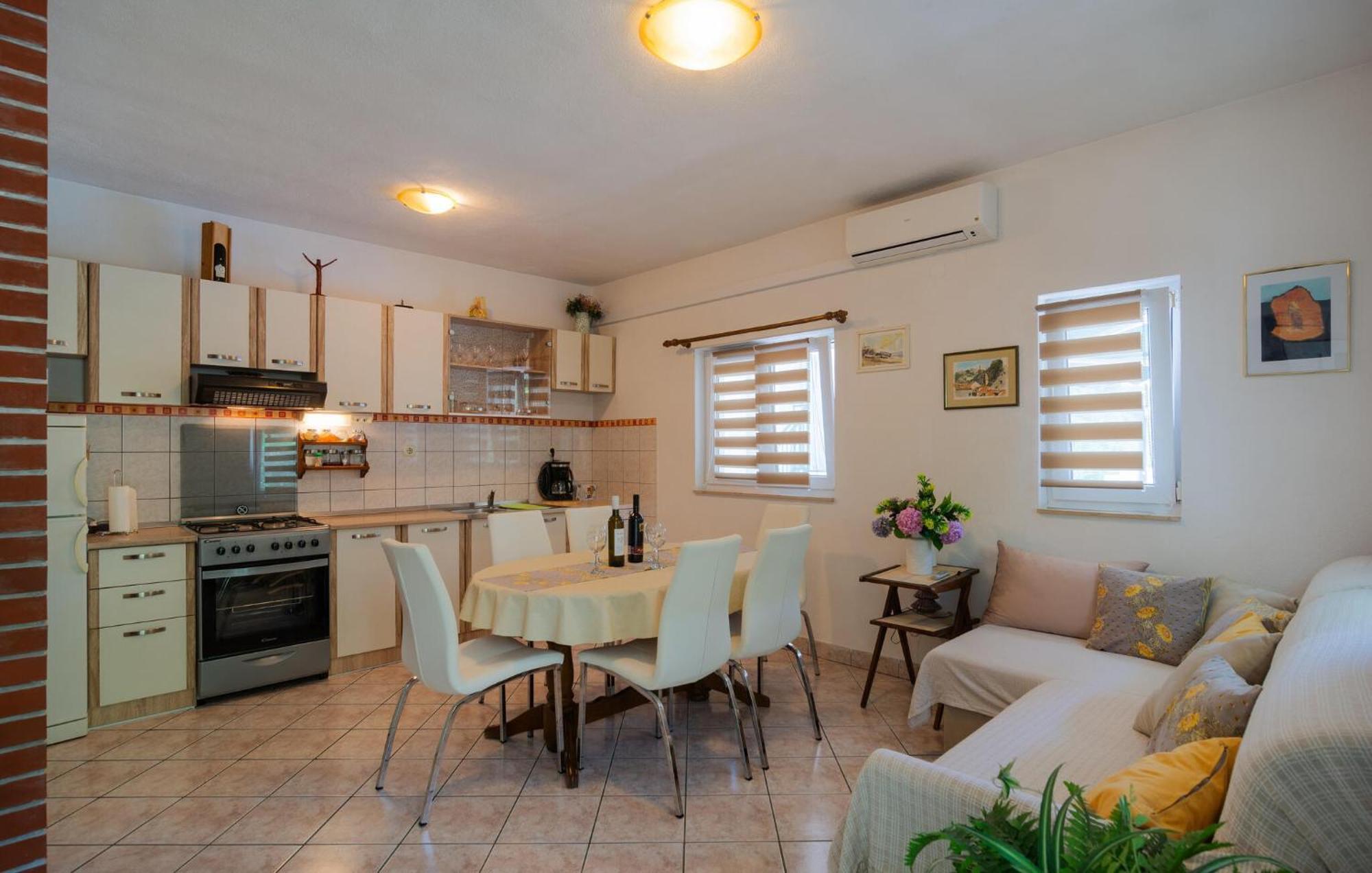 Cozy Home In Podaspilje With Kitchen Svinisce Esterno foto