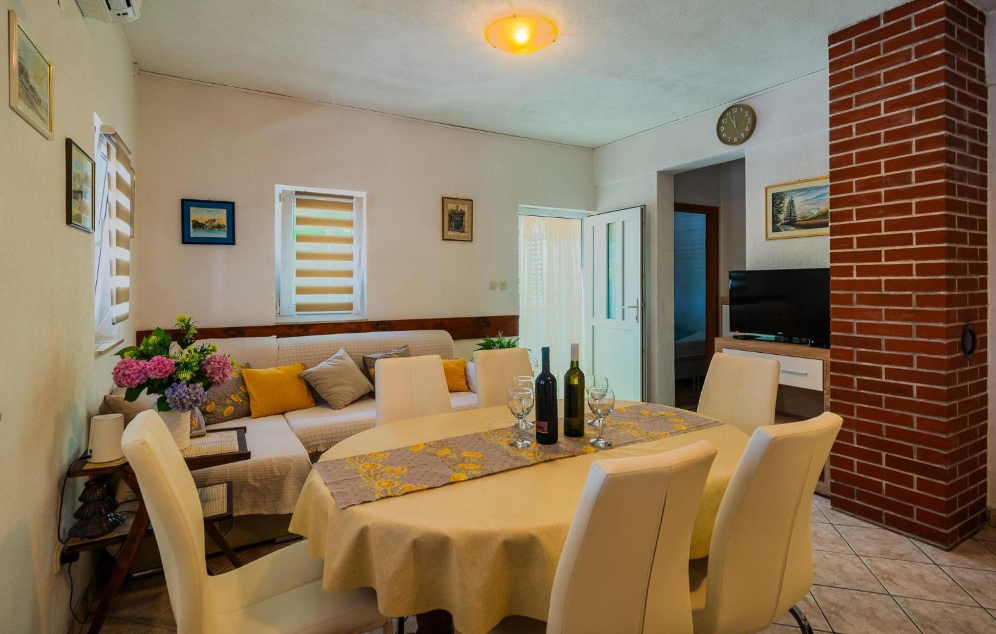 Cozy Home In Podaspilje With Kitchen Svinisce Esterno foto